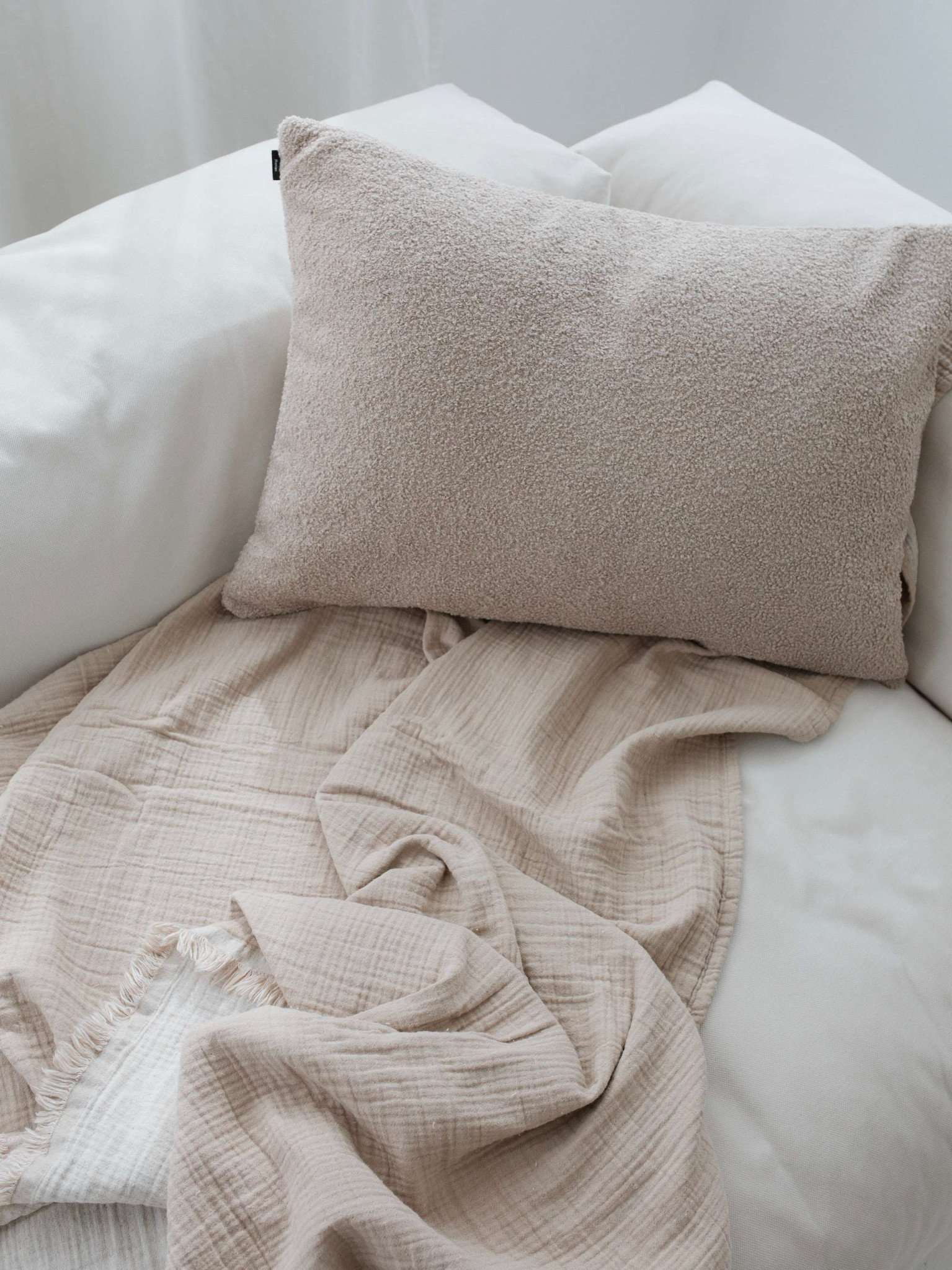 Teddykissen Teddy Kissen beige Couch