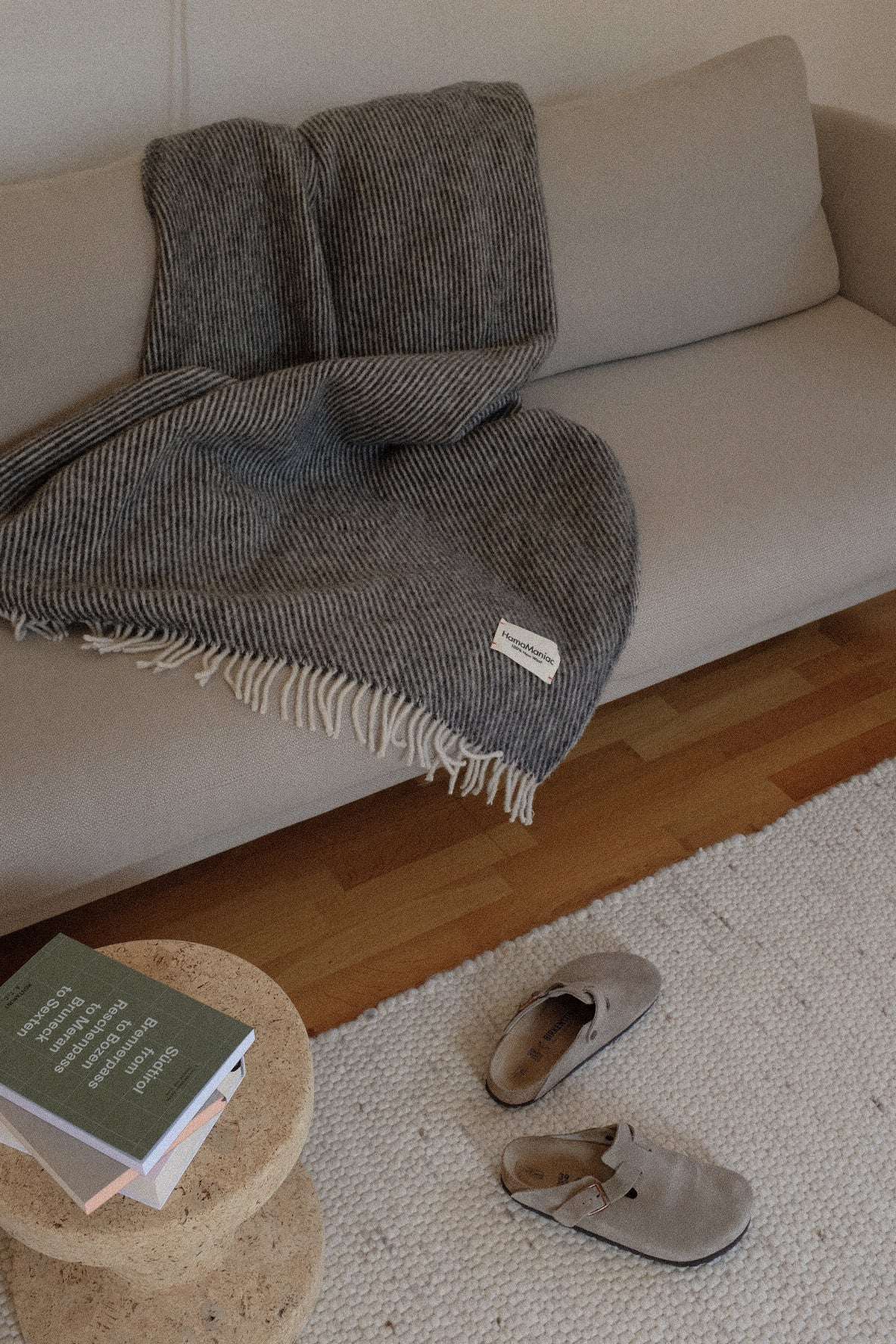 Wolldecke Couchdecke Wohnzimmer gestreift anthrazit