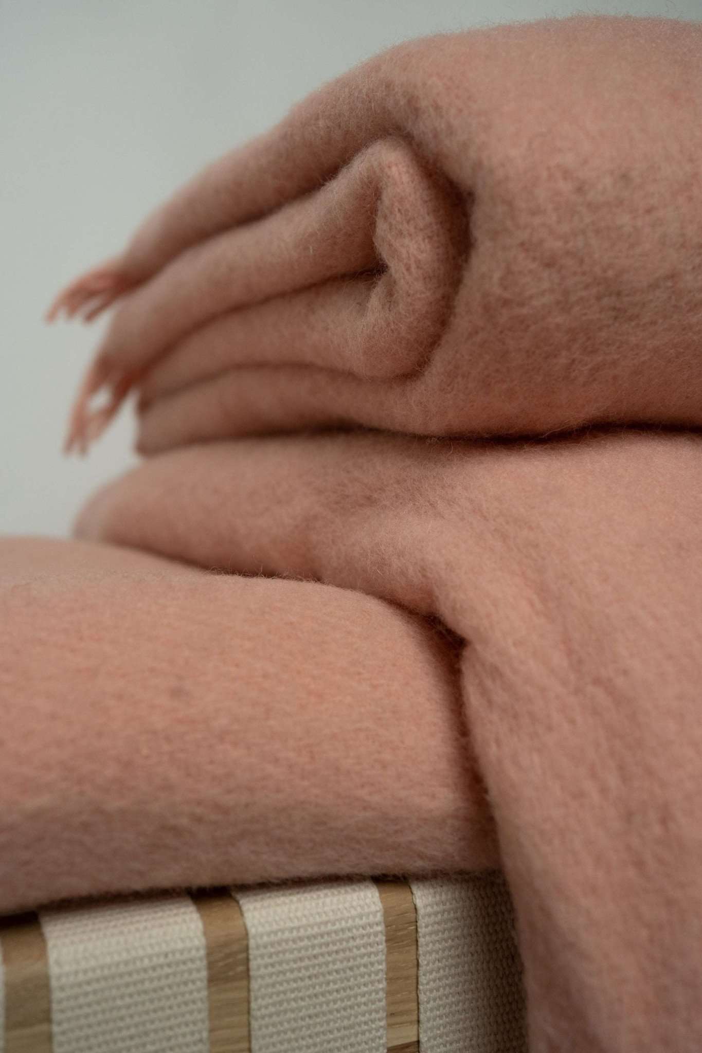 Wolldecke Couchdecke Wohnzimmer rosa