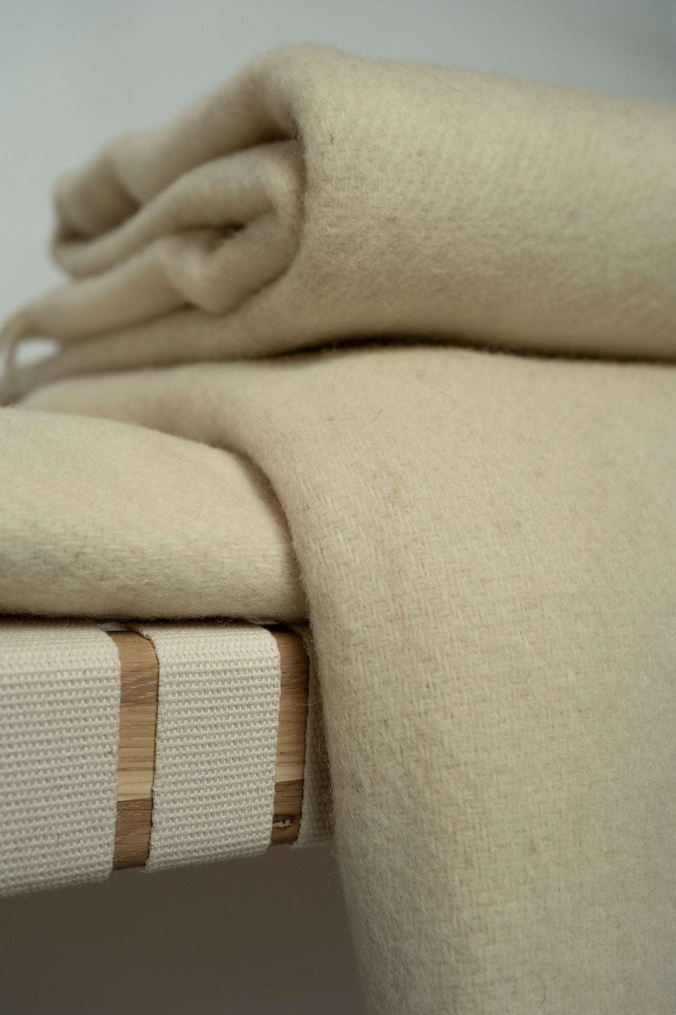 Wolldecke Couchdecke Wohnzimmer creme natur