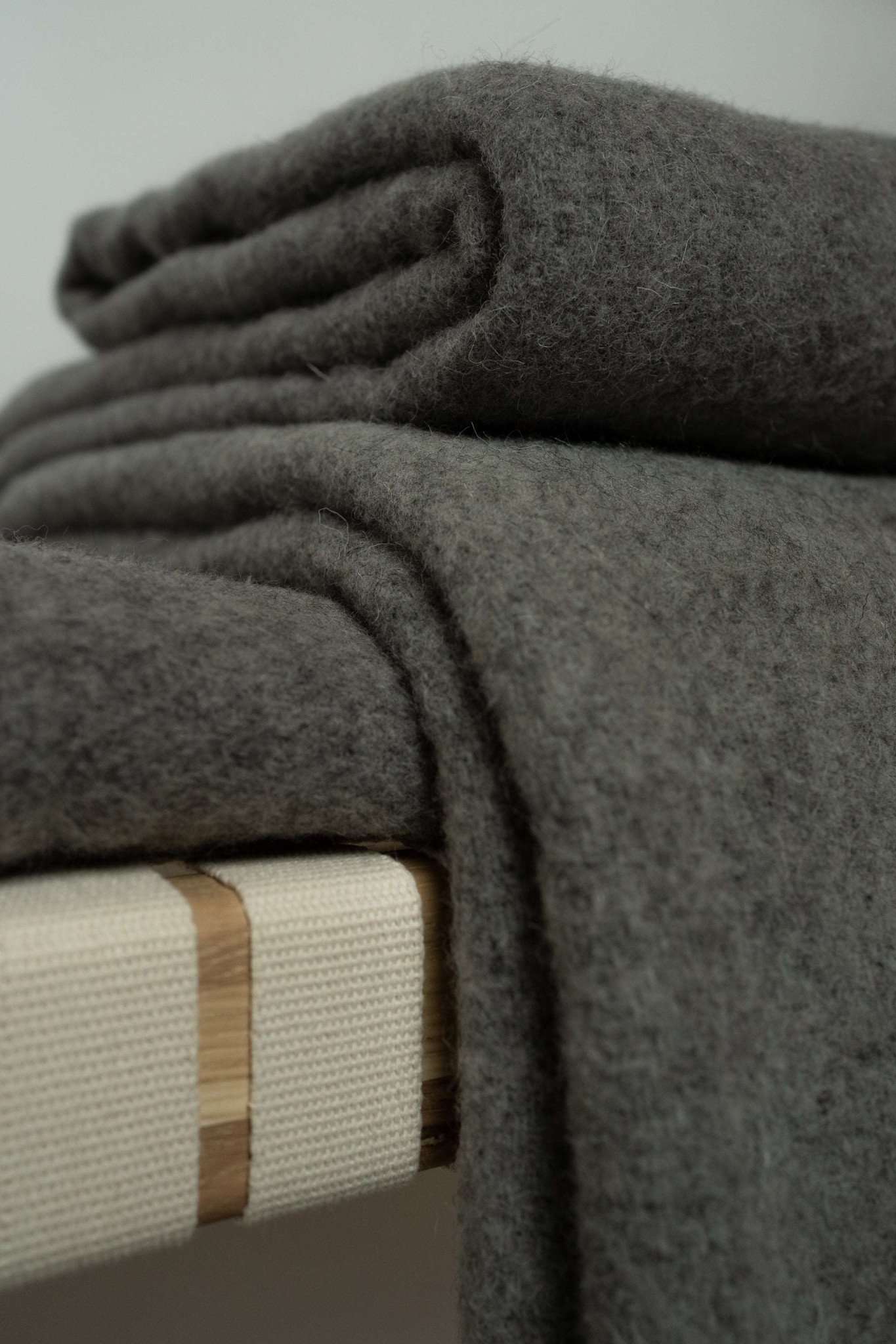 Wolldecke Couchdecke Wohnzimmer grau